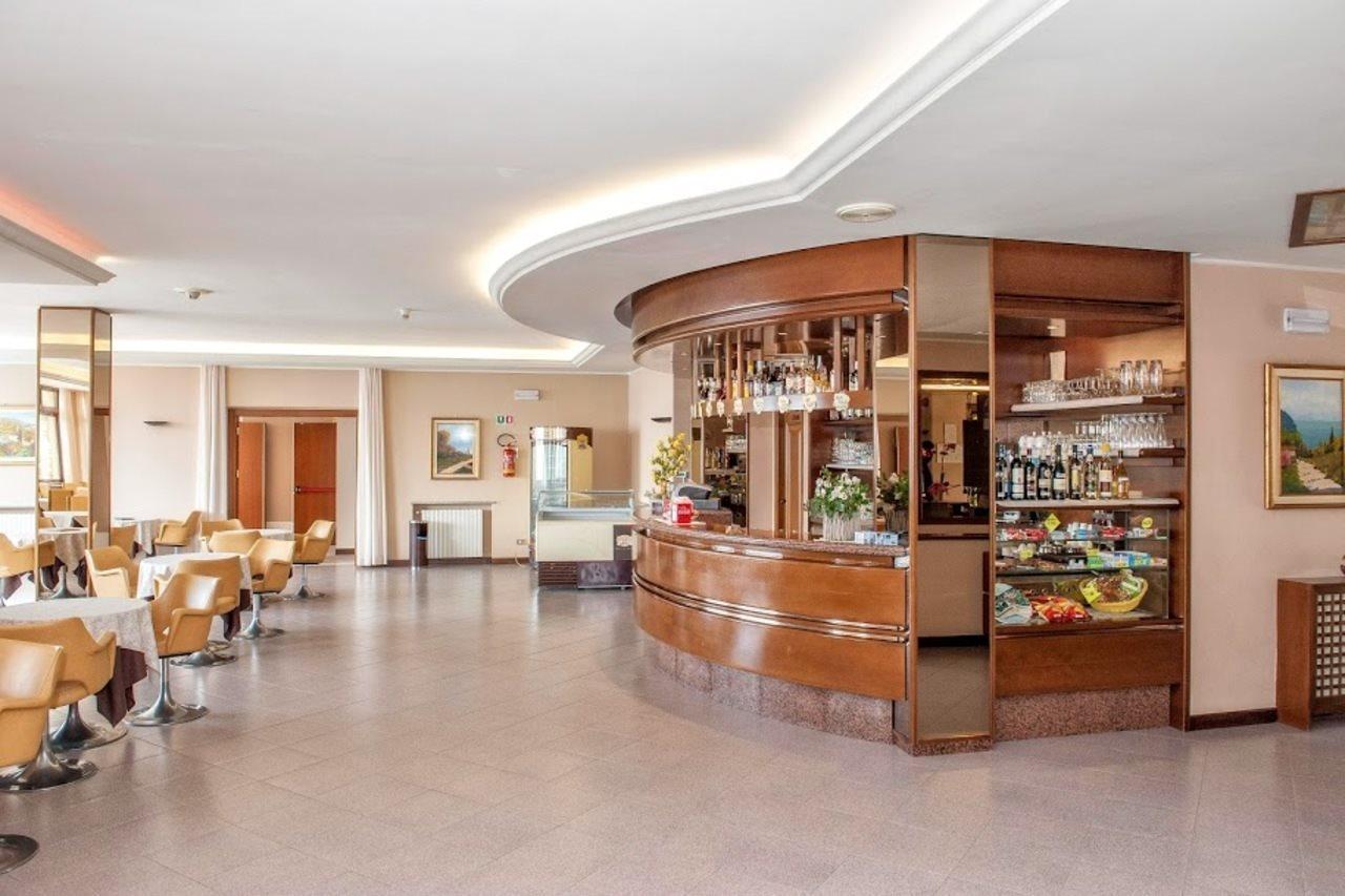 Hotel Bellavista ติญญาเล ภายนอก รูปภาพ