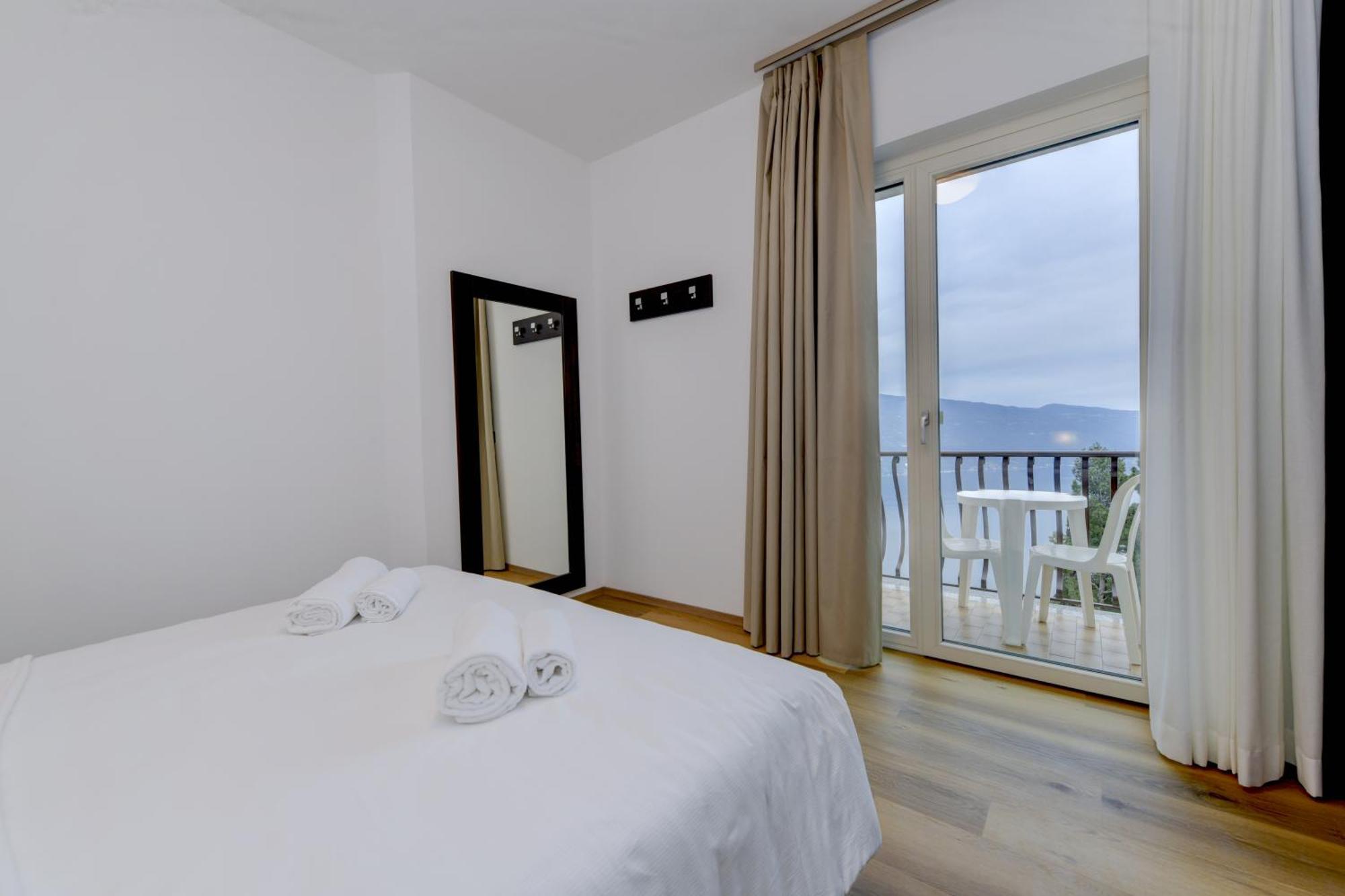 Hotel Bellavista ติญญาเล ภายนอก รูปภาพ