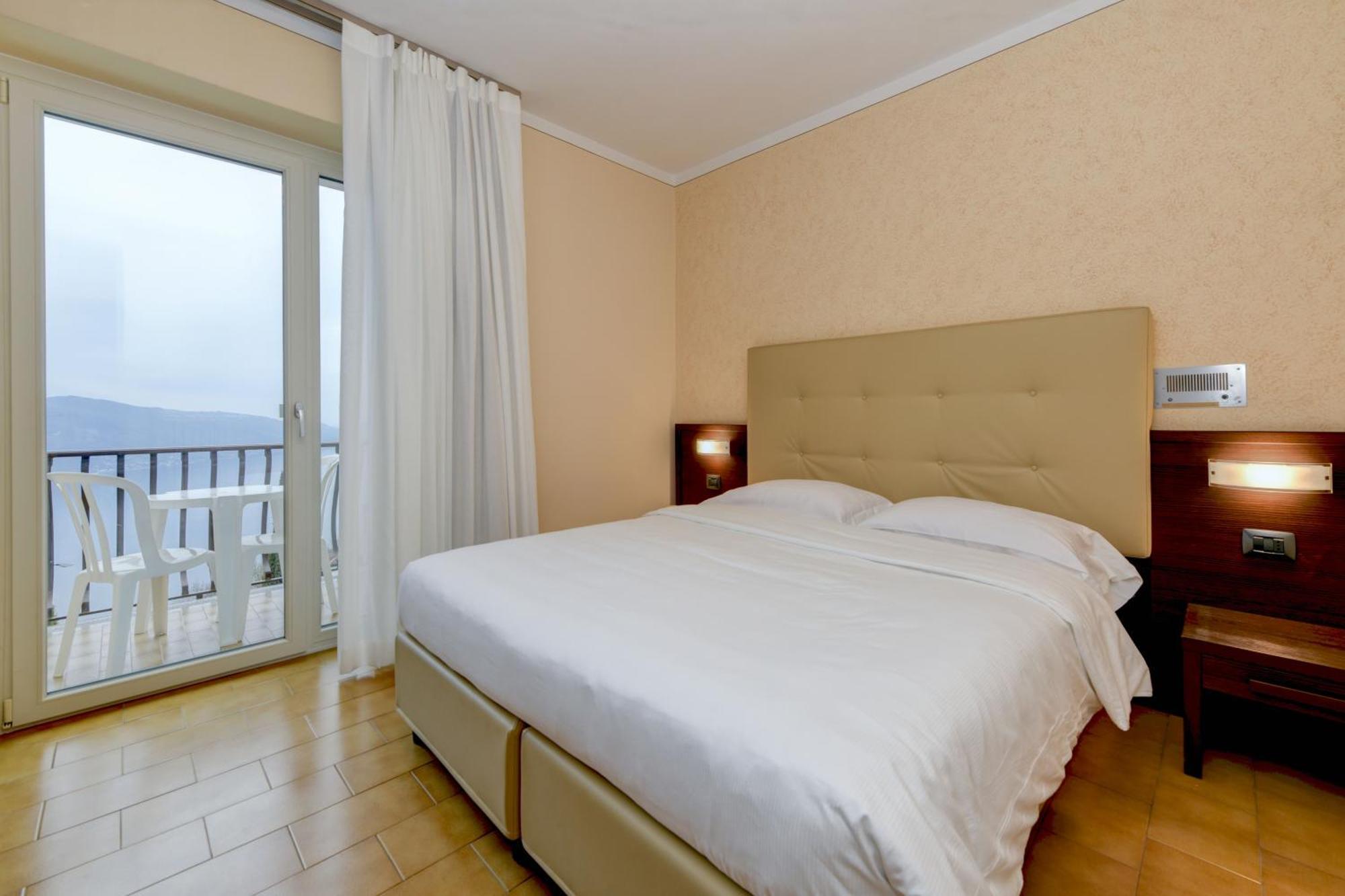 Hotel Bellavista ติญญาเล ภายนอก รูปภาพ