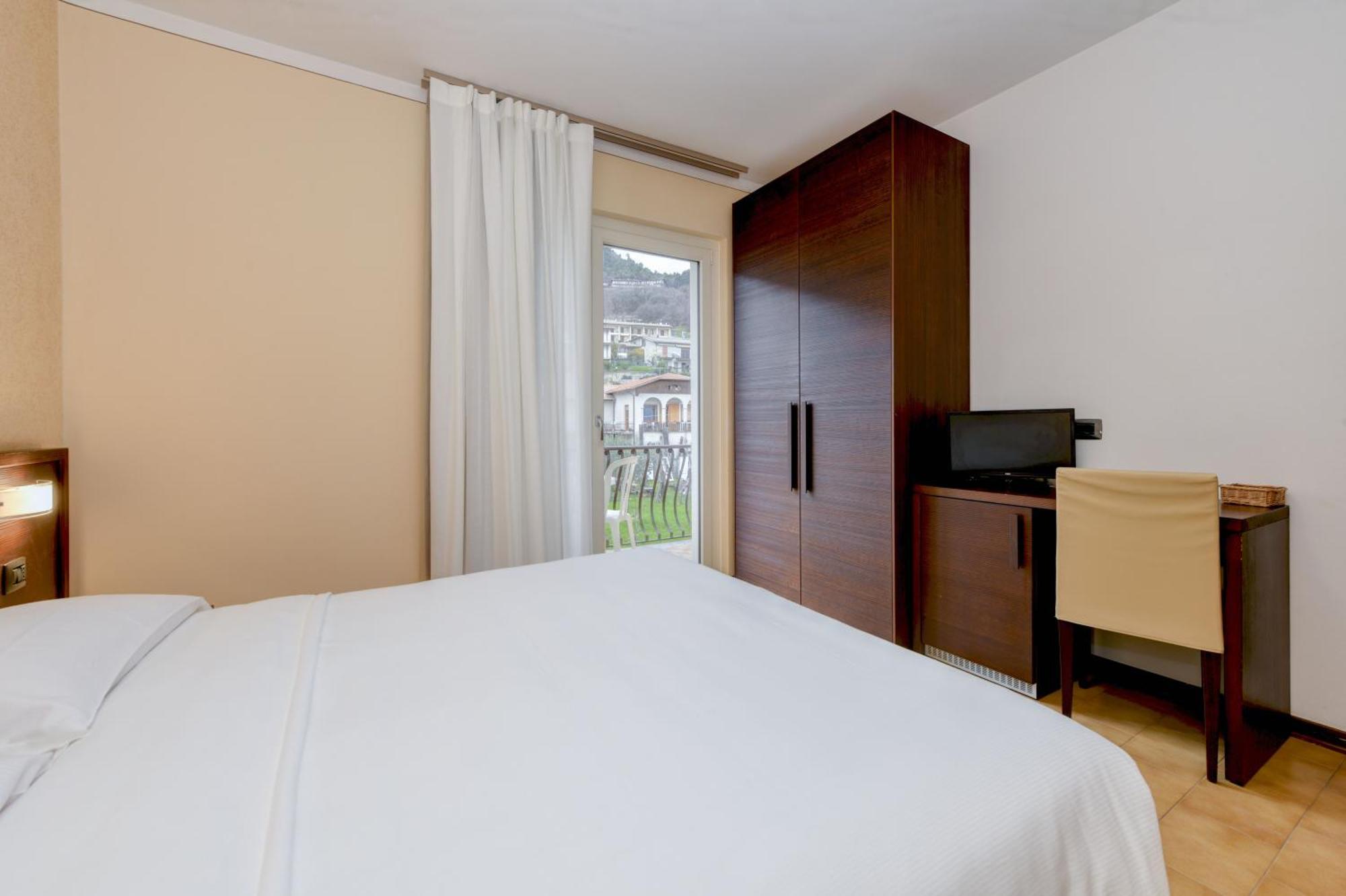 Hotel Bellavista ติญญาเล ภายนอก รูปภาพ