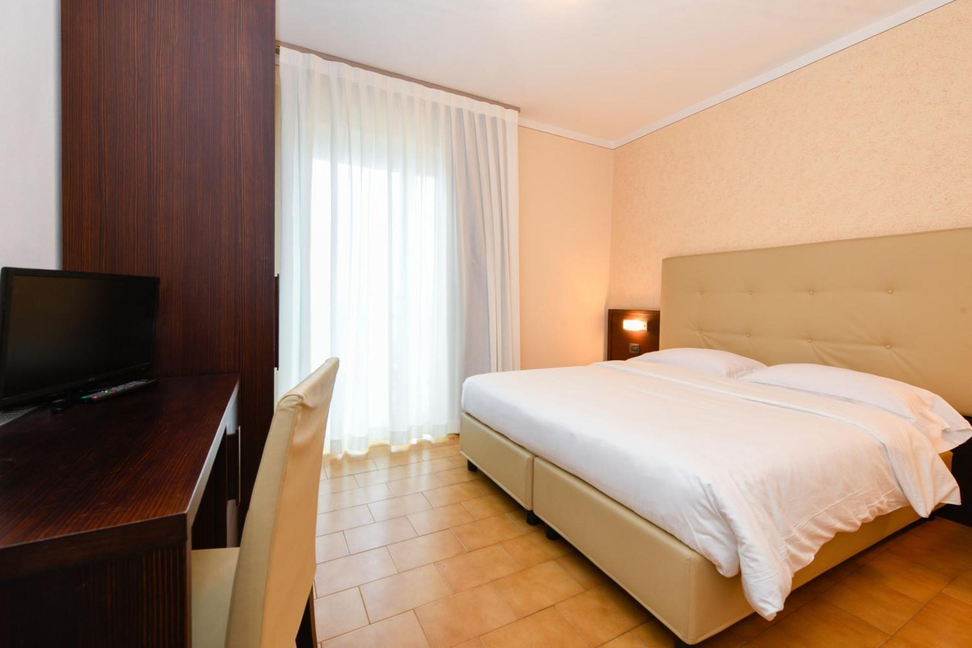 Hotel Bellavista ติญญาเล ภายนอก รูปภาพ