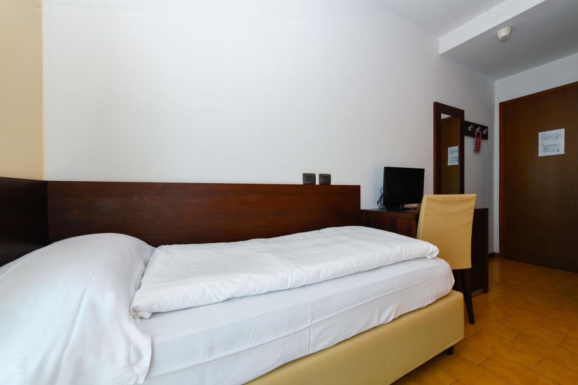 Hotel Bellavista ติญญาเล ภายนอก รูปภาพ