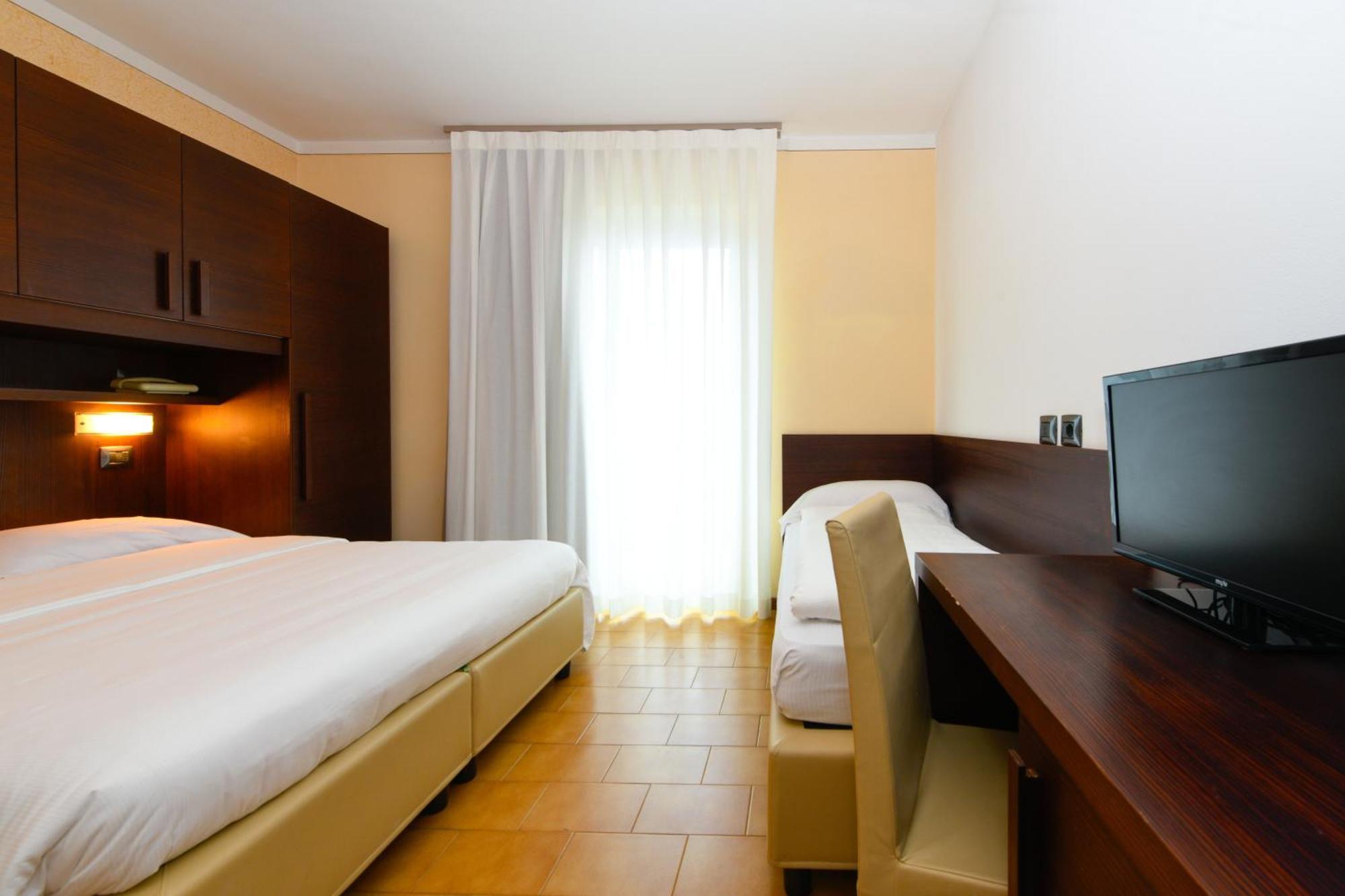 Hotel Bellavista ติญญาเล ภายนอก รูปภาพ