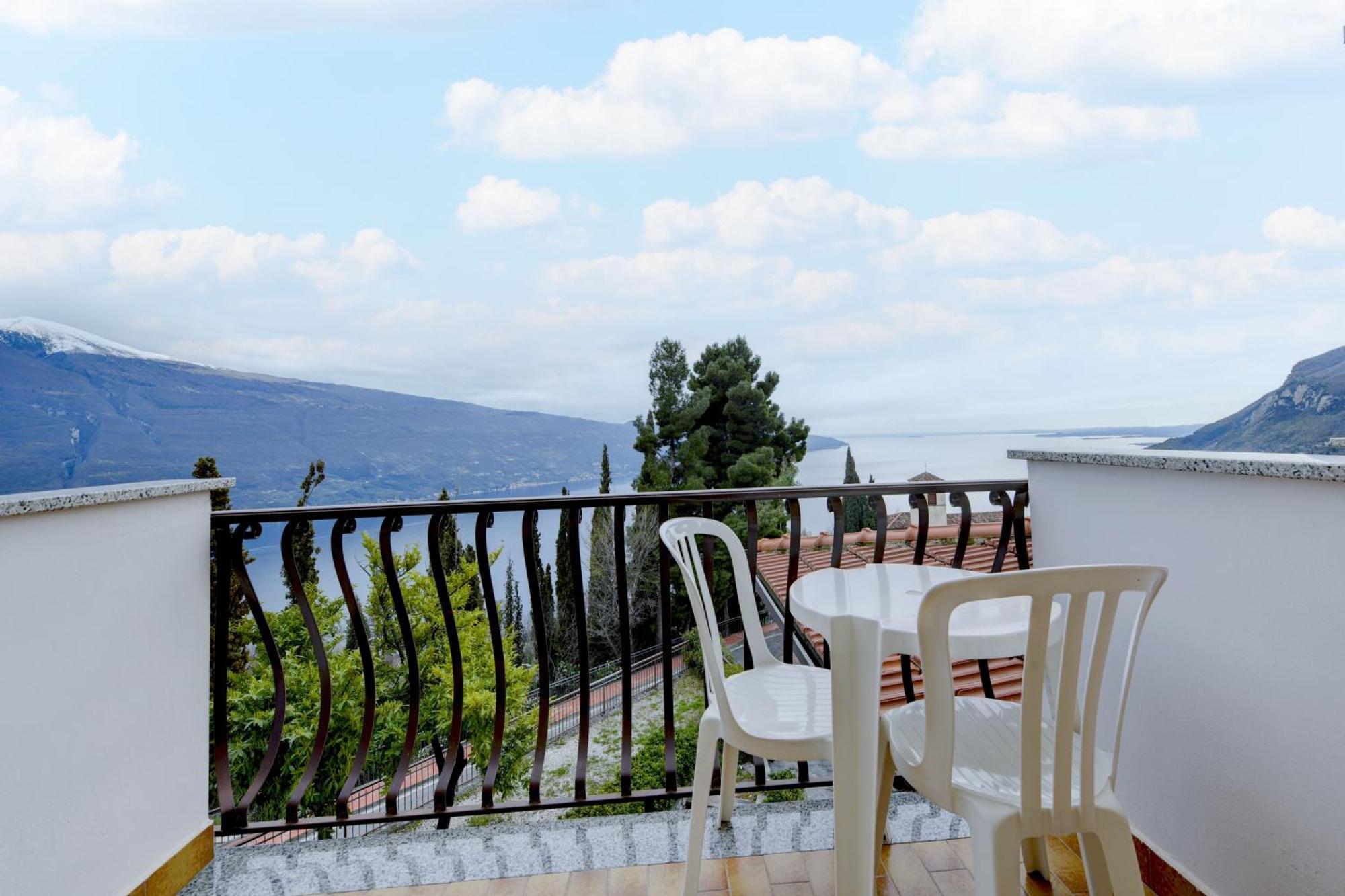 Hotel Bellavista ติญญาเล ภายนอก รูปภาพ