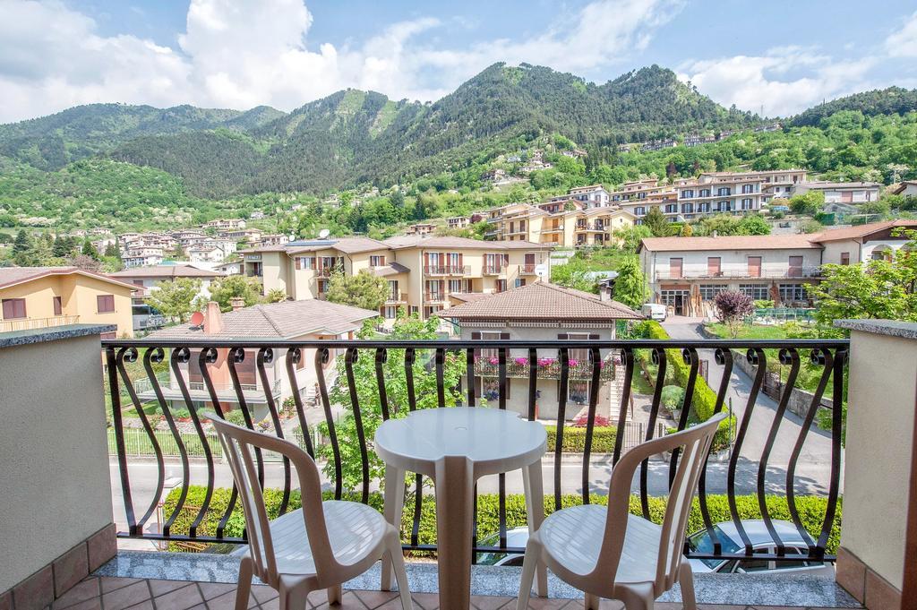 Hotel Bellavista ติญญาเล ภายนอก รูปภาพ