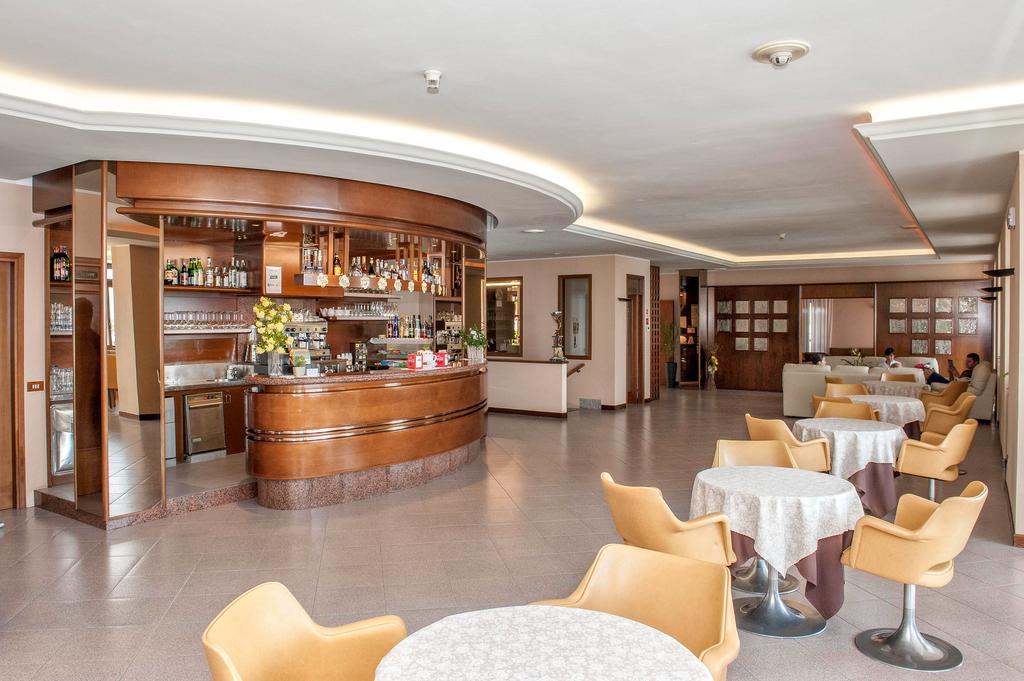 Hotel Bellavista ติญญาเล ภายนอก รูปภาพ